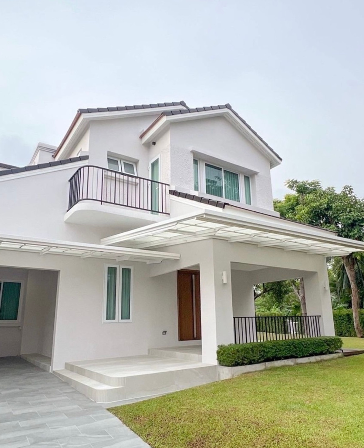 For RentHouseSamut Prakan,Samrong : 2-story detached house for rent, Ladawan Village - Srinakarin, beautiful, luxurious, good location, ready to move in. Interested, contact Line @841qqlnr