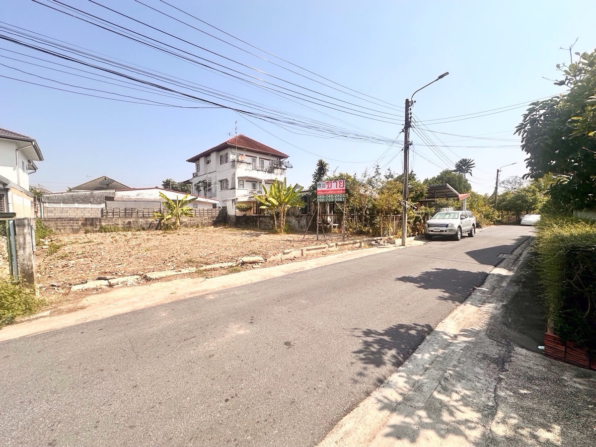 ขายที่ดินเกษตร นวมินทร์ ลาดปลาเค้า : ขายที่ดินเกษตร-นวมินทร์ สวยเงียบสงบ น้ำไม่ท่วมในปี 2554, เข้าออกได้สองทาง ซอยประเสริฐมนูกิจ 46 เเละ ซอยนวมินทร์ 68 ที่ดินในโครงการปลอดภัย ไม่พลุกพล่าน, ใกล้ทางด่วนเอกมัย-รามอินทรา, ใกล้รพ.พญาไท นวมินทร์ 4.8 กม., Foodland นวมินทร์ เปิด 24 ชม. ใกล้ 2.3 กม.