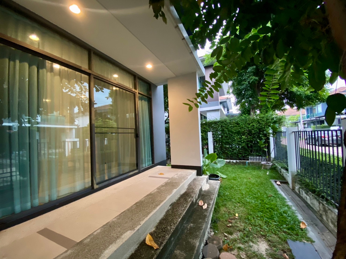 For SaleHousePattanakan, Srinakarin : Urgent Sale – 2-Storey Single House at Setthasiri Krungthep Kreetha | Special Price Below Market | Ready to Move In