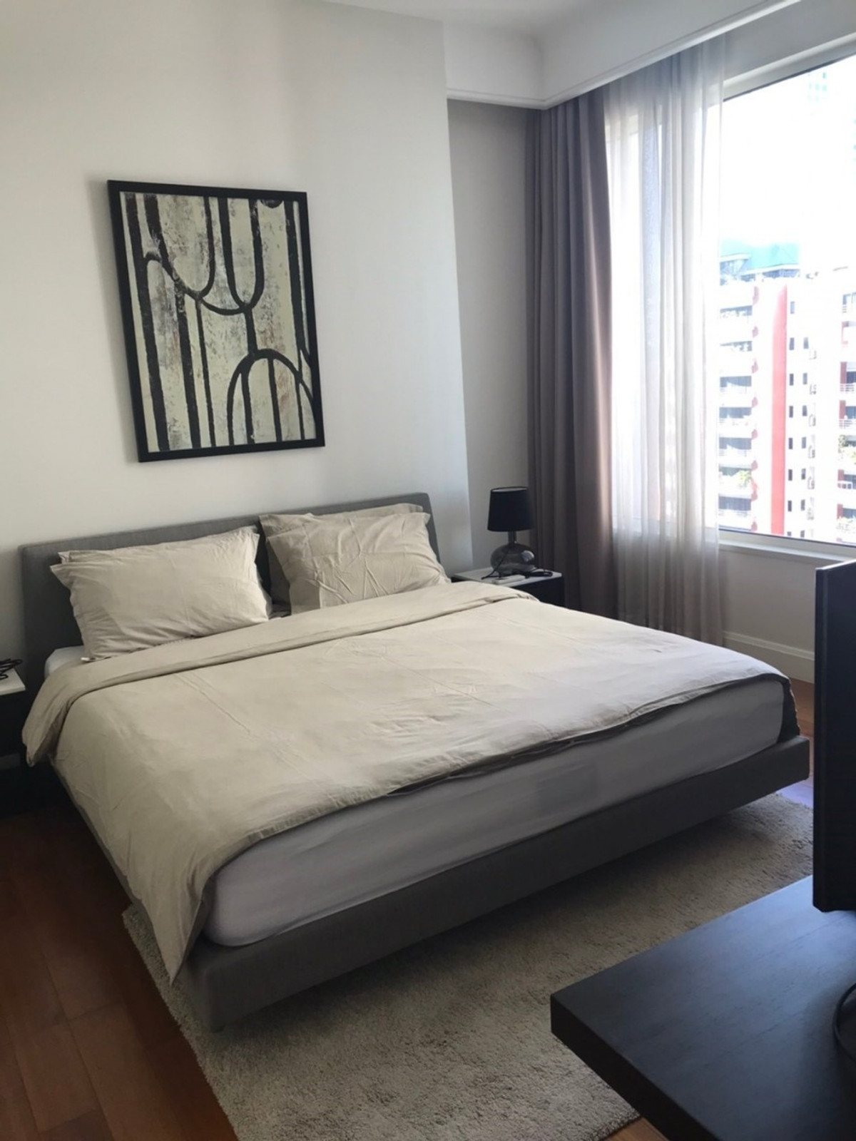 ขายคอนโดวิทยุ ชิดลม หลังสวน : คอนโดหรู 2 ห้องนอน ที่ Q Langsuan , Contact 062-496-6454