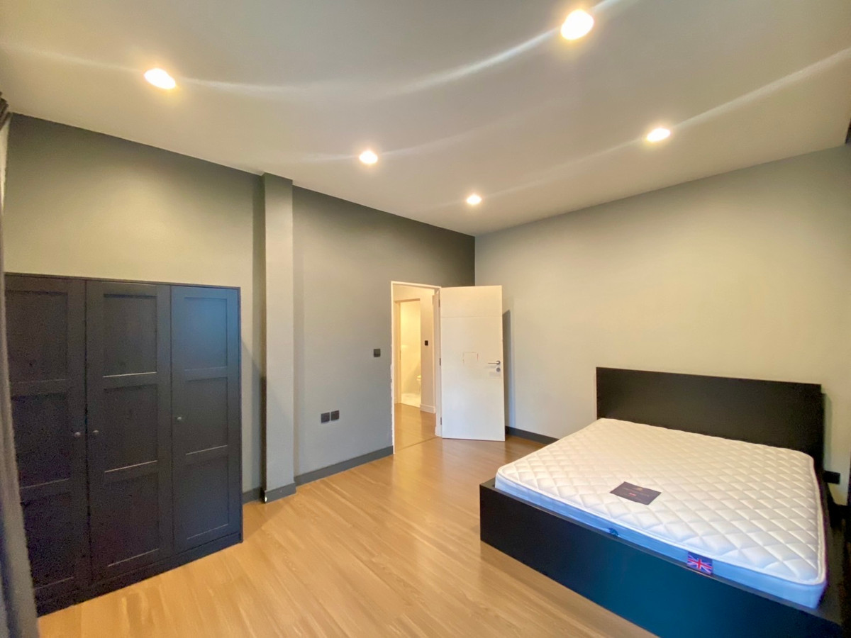 For SaleHousePattanakan, Srinakarin : Urgent Sale – 2-Storey Single House at Setthasiri Krungthep Kreetha | Special Price Below Market | Ready to Move In