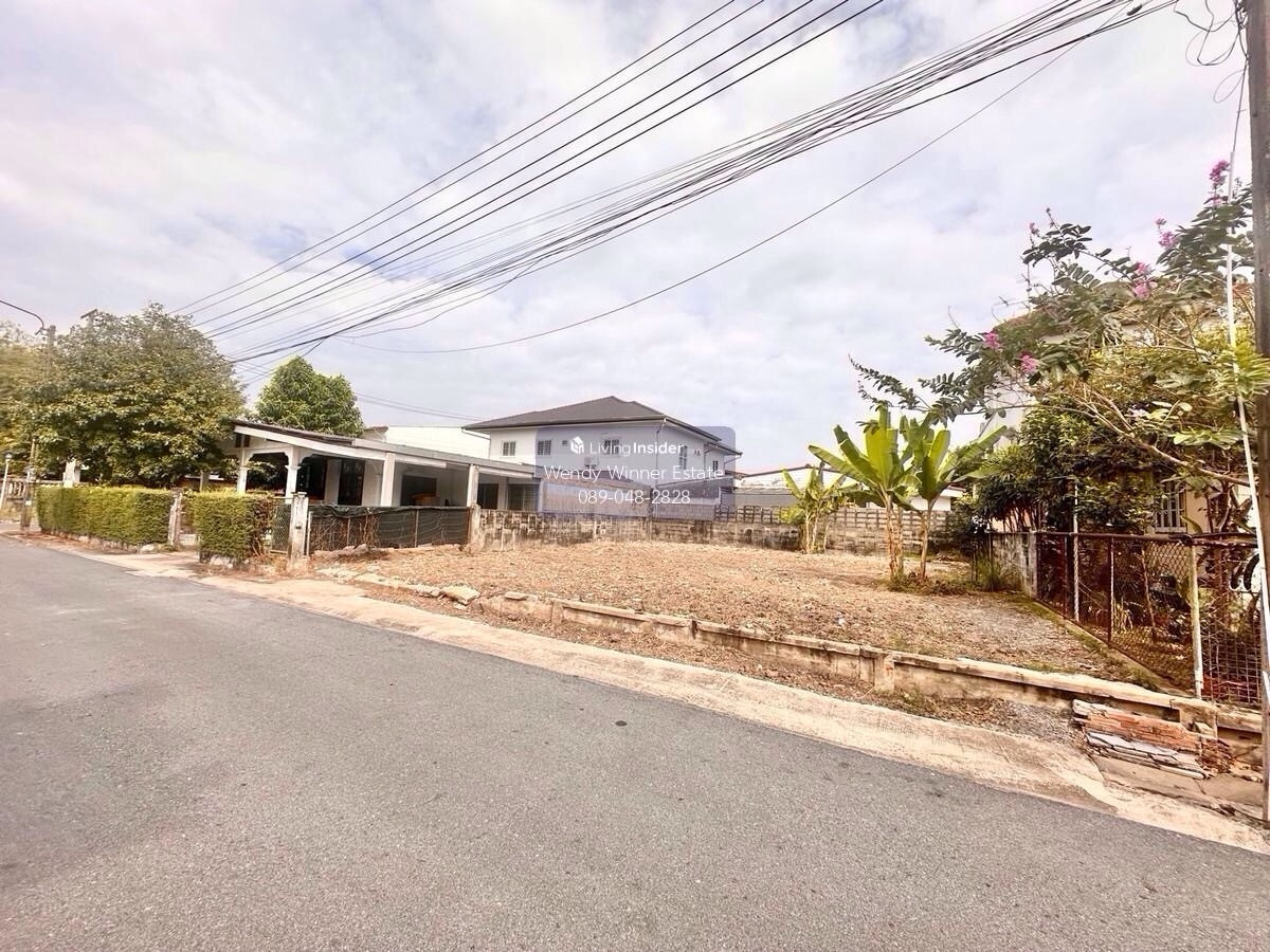 ขายที่ดินนวมินทร์ รามอินทรา : ขายที่ดินนวมินทร์ สวยเงียบสงบ น้ำไม่ท่วมเเปลงนี้เมื่อปี 2554, ที่ดินในโครงการปลอดภัย ไม่พลุกพล่าน, เข้าออกได้สองซอย ซอยนวมินทร์ 68 เเละ ประเสริฐมนูกิจ 46  ใกล้ทางด่วนเอกมัย-รามอินทรา, ใกล้รพ.พญาไท นวมินทร์ 4.8 กม., ใกล้ Foodland นวมินทร์ เปิด 24 ชม.