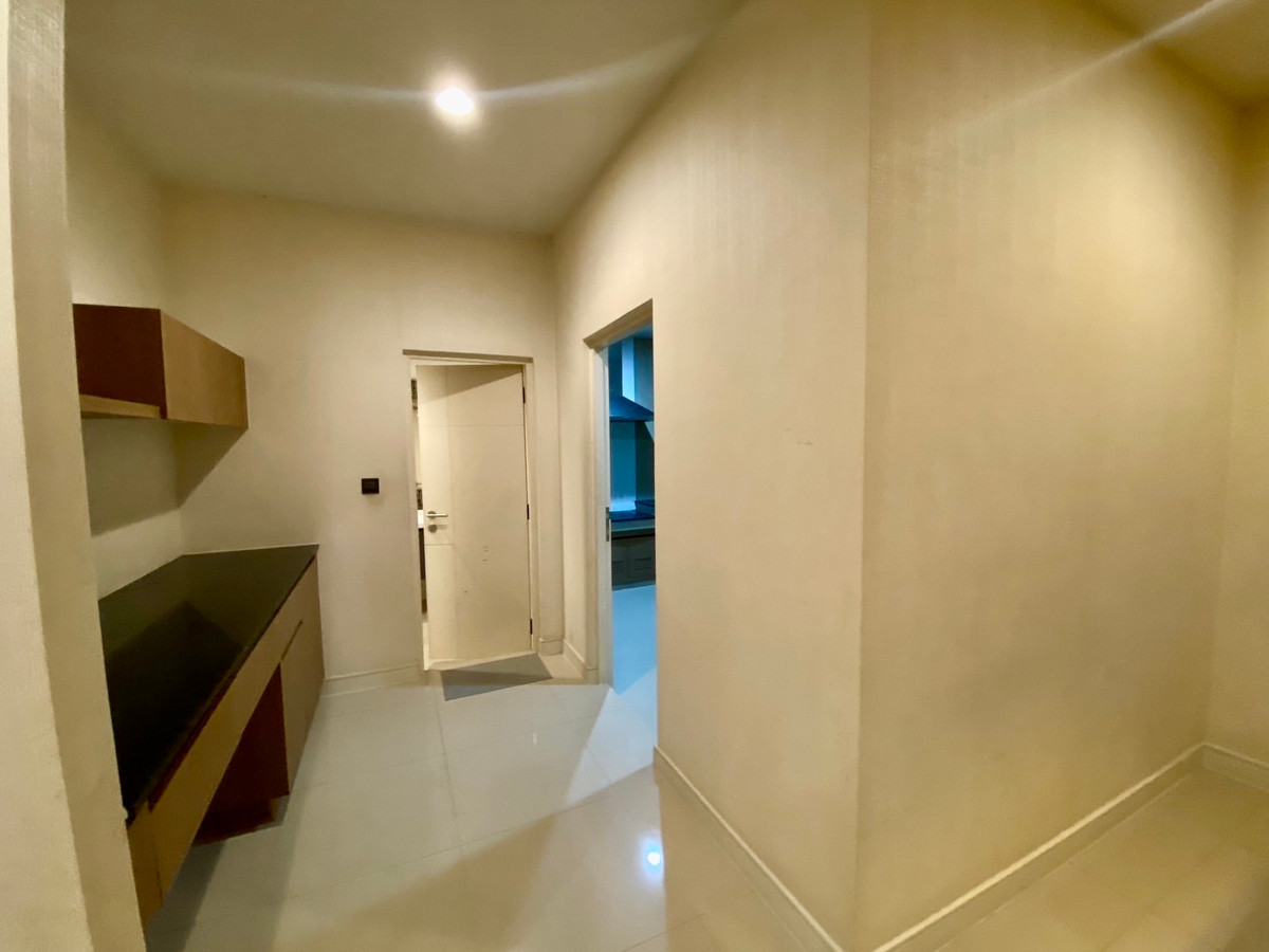 For SaleHousePattanakan, Srinakarin : Urgent Sale – 2-Storey Single House at Setthasiri Krungthep Kreetha | Special Price Below Market | Ready to Move In