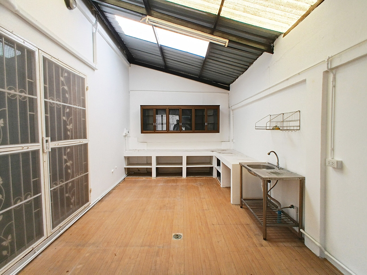 For SaleTownhomeNakhon Pathom : 🏡 Corner unit, garden frontage! Townhouse for sale, The Greenery 7 Soi 4. Fully extended and ready to move in!