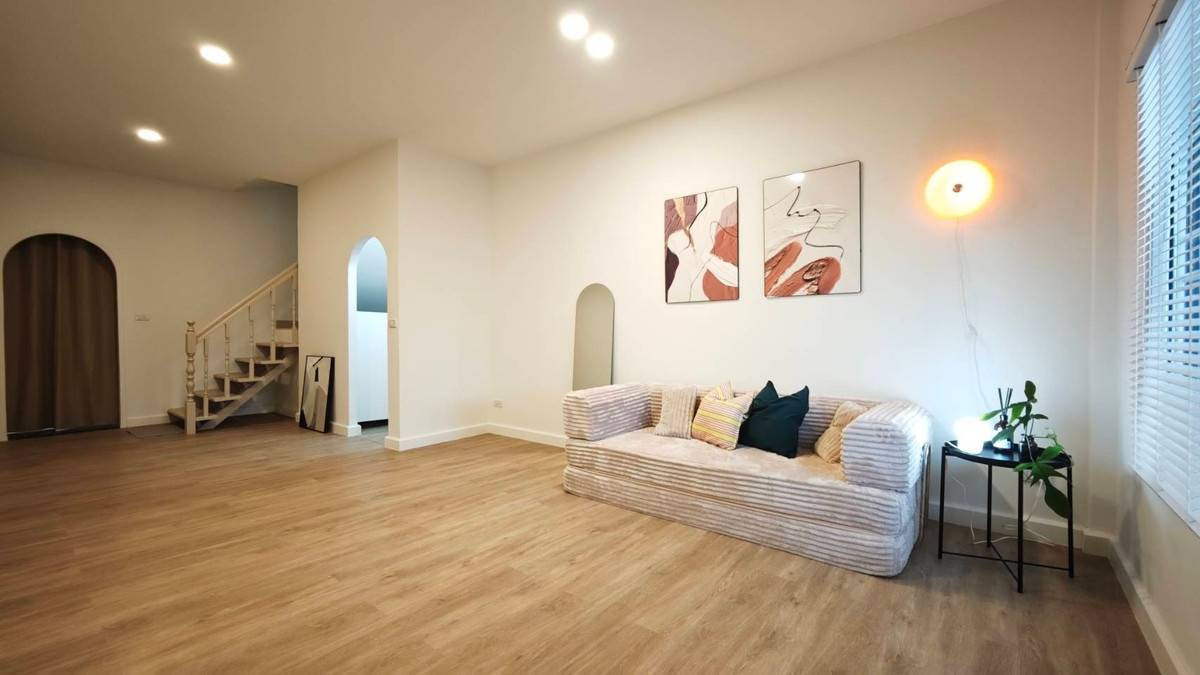 ให้เช่าทาวน์โฮมโชคชัย4 ลาดพร้าว71 : ให้เช่าทาวน์โฮม ใกล้ โรงพยาบาลเปาโล โชคชัย4 เพียง 3 นาที