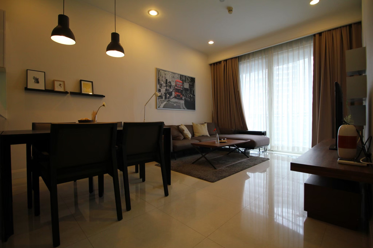 ขายคอนโดวิทยุ ชิดลม หลังสวน : คอนโด2 ห้องนอน ย่านหลังสวน ที่ Q Langsuan , Contact 062-496-6454