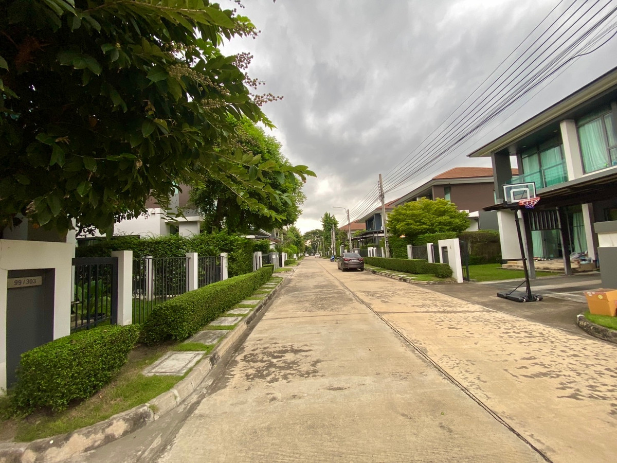 For SaleHousePattanakan, Srinakarin : Urgent Sale – 2-Storey Single House at Setthasiri Krungthep Kreetha | Special Price Below Market | Ready to Move In