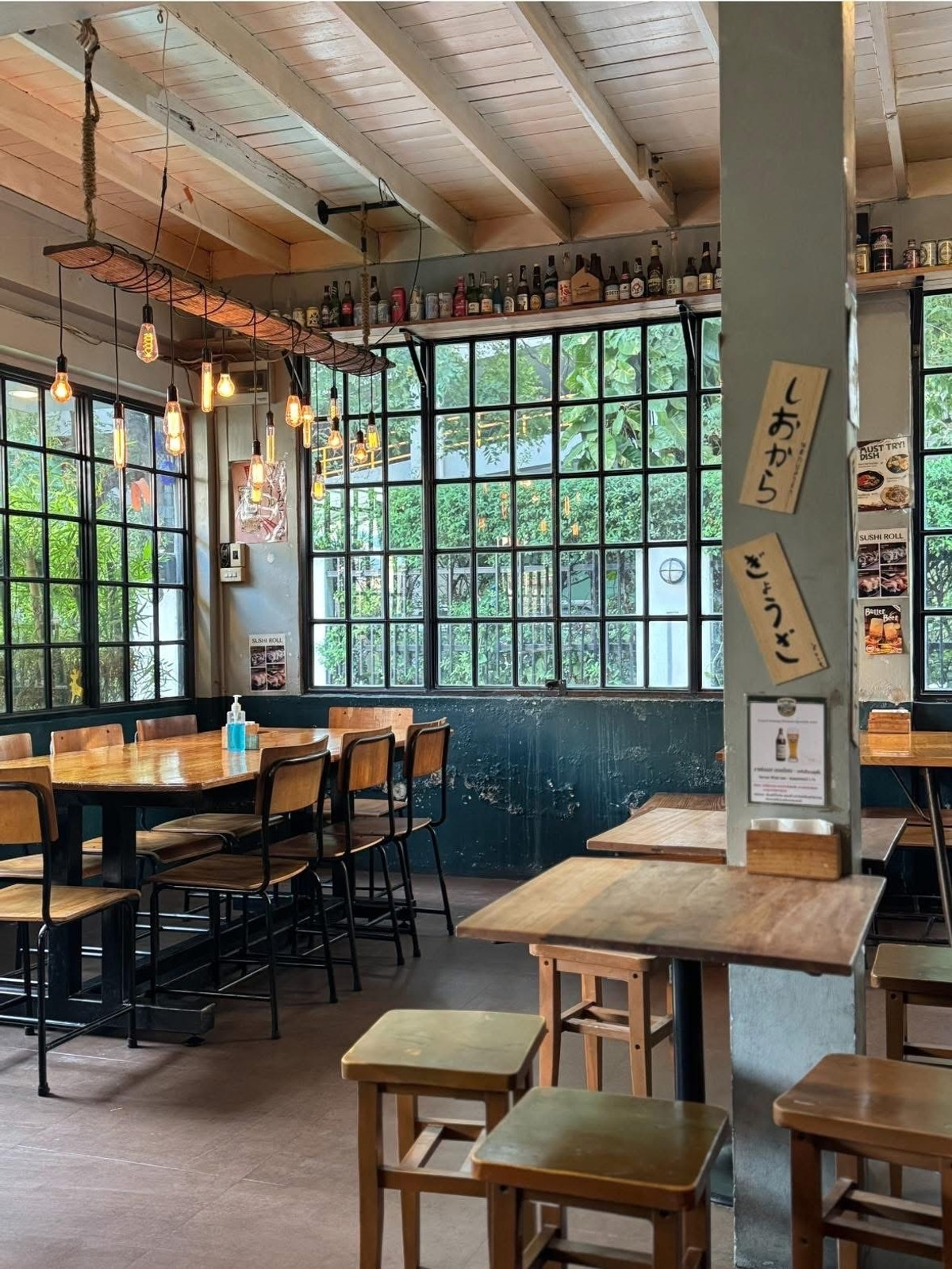 For LeaseholdRetail SpacePinklao, Charansanitwong : Urgent sale of Japanese restaurant, Izakaya style, legendary on the Thonburi side for over 10 years. Have profit every month Price below cost