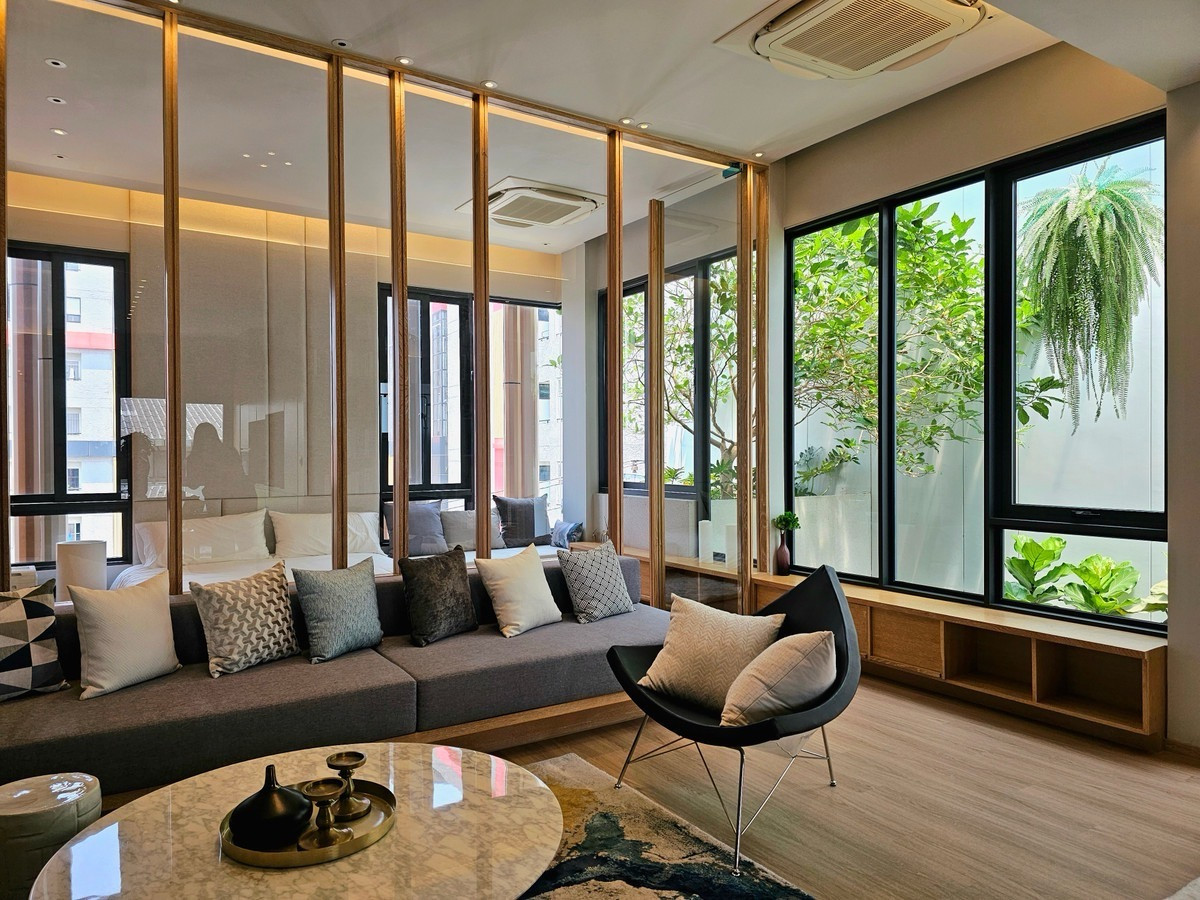 ขายทาวน์โฮมลาดพร้าว เซ็นทรัลลาดพร้าว : ลดเป็นล้าน ‼️ 𝗕𝗮𝗮𝗻 𝗽𝘂𝗿𝗶𝗽𝘂𝗿𝗶 𝗛𝗼𝗺𝗲 𝗼𝗳𝗳𝗶𝗰𝗲 ลาดพร้าว 41 ใกล้ BTS ภาวนา เดินทางเข้าออกสะดวก ขนาด 295 Sq.m 1 bed 4 bath เพียง 21.64 MB เท่านั้น !!! ติดต่อ 086-795-9997 ( จิมมี่)