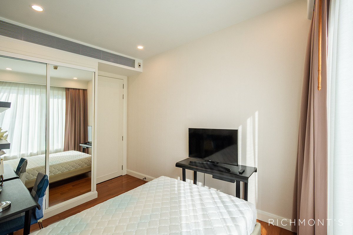 ขายคอนโดวิทยุ ชิดลม หลังสวน : คอนโดหรู 2 ห้องนอน ที่ Q Langsuan , Contact 062-496-6454