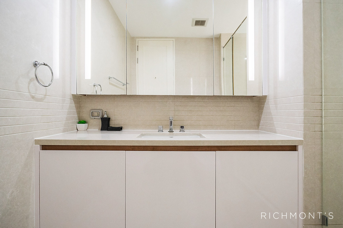 ขายคอนโดวิทยุ ชิดลม หลังสวน : คอนโดหรู 2 ห้องนอน ที่ Q Langsuan , Contact 062-496-6454