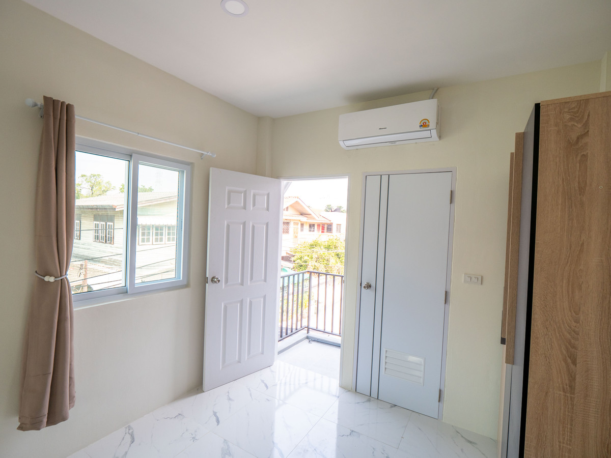 ขายกิจการโรงแรม & กิจการอพาร์ตเมนต์บางนา แบริ่ง ลาซาล : #ขายอพาร์ทเม้นท์ #ขายหอพัก #ใกล้เมกะบางนา ผลตอบแทน Yield% 7.5% ให้ไวเลยครับ พึ่งสร้างเสร็จใหม่ๆ มี 10 ห้อง ผู้เช่าเต็มทุกห้อง 100% ราคาดีมากๆ 