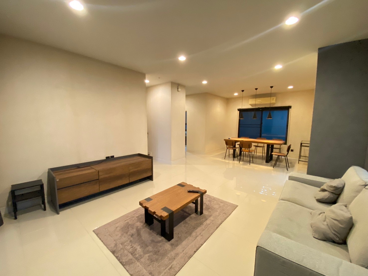 For SaleHousePattanakan, Srinakarin : Urgent Sale – 2-Storey Single House at Setthasiri Krungthep Kreetha | Special Price Below Market | Ready to Move In