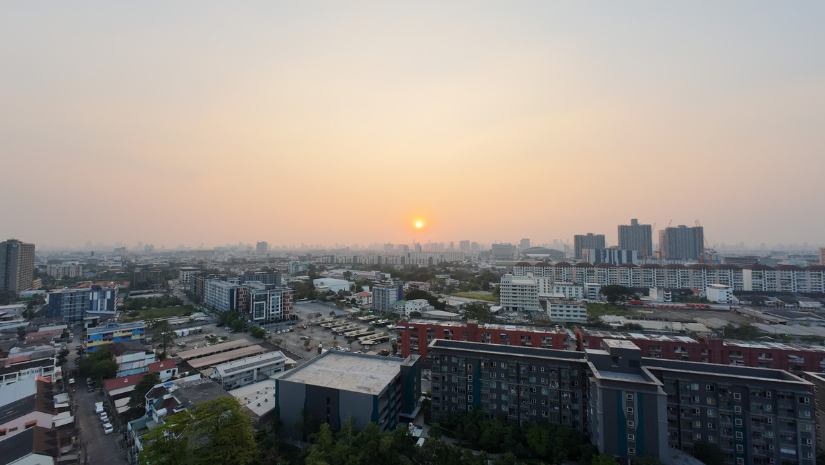 For SaleCondoRamkhamhaeng, Hua Mak : Corn cob condo, good location, good price, convenient transportation, big room, but low price. Worth the investment