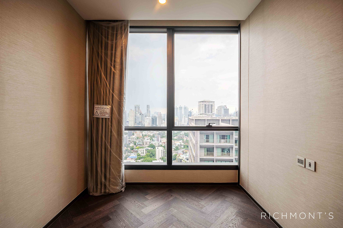 ขายคอนโดสุขุมวิท อโศก ทองหล่อ : คอนโด 2 ห้องนอน ที่ ดิ เอส สุขุมวิท 36, Contact 062-496-6454