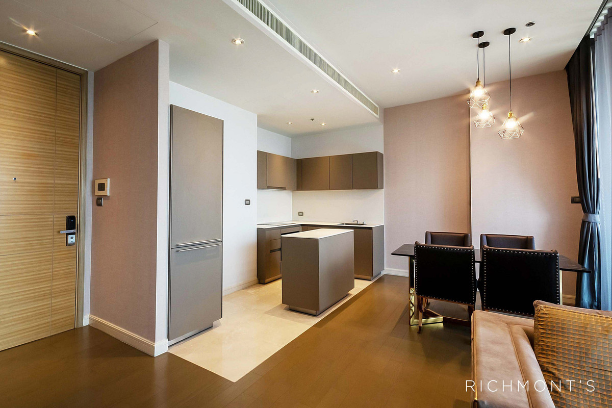 ขายคอนโดวิทยุ ชิดลม หลังสวน : 2 ห้องนอนวิวสวย ที่ Magnolias Ratchadamri Boulevard, Contact 062-496-6454