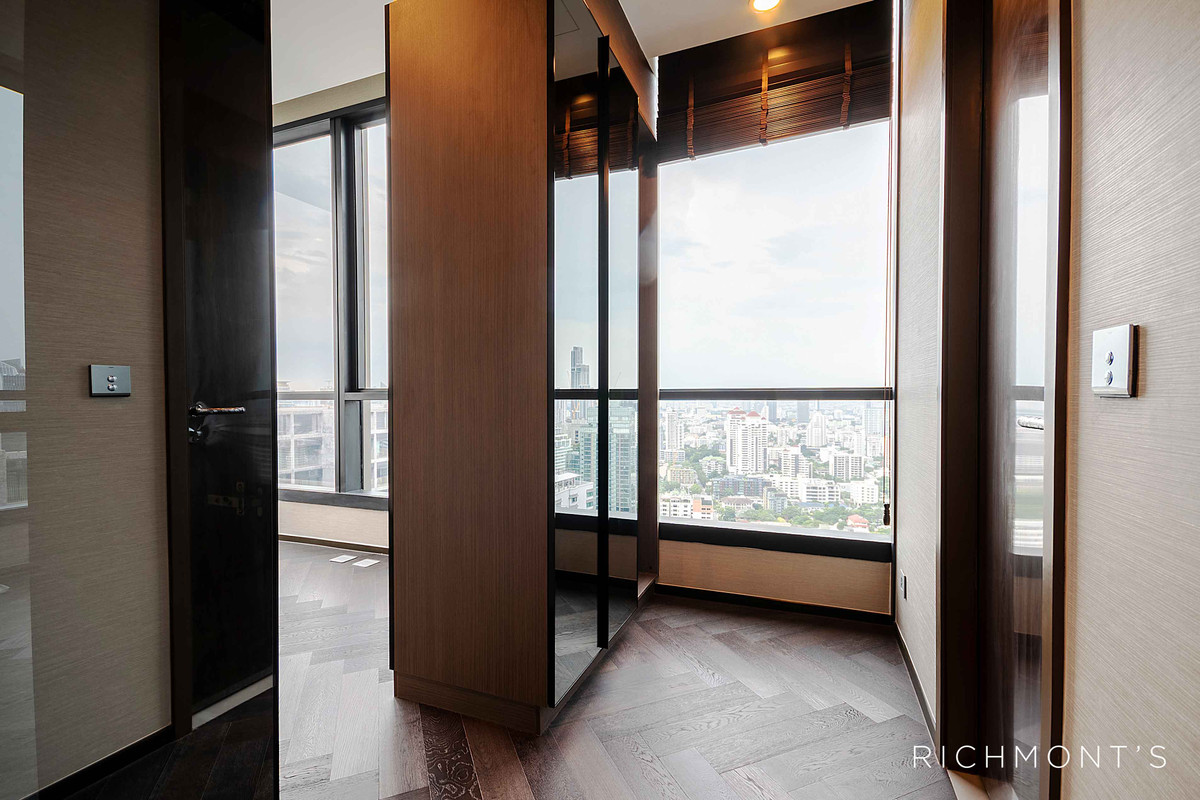 ขายคอนโดสุขุมวิท อโศก ทองหล่อ : คอนโด 2 ห้องนอน ที่ ดิ เอส สุขุมวิท 36, Contact 062-496-6454