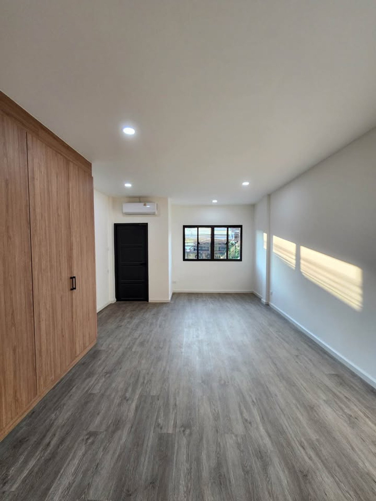 ขายทาวน์โฮมรามคำแหง หัวหมาก : K-6709  ขายด่วน ! ทาวน์โฮม รีโนเวทใหม่ หมู่บ้านปรีชา 8 ตกแต่งใหม่ สไตล์ Modern & Cozy พร้อมอยู่ 