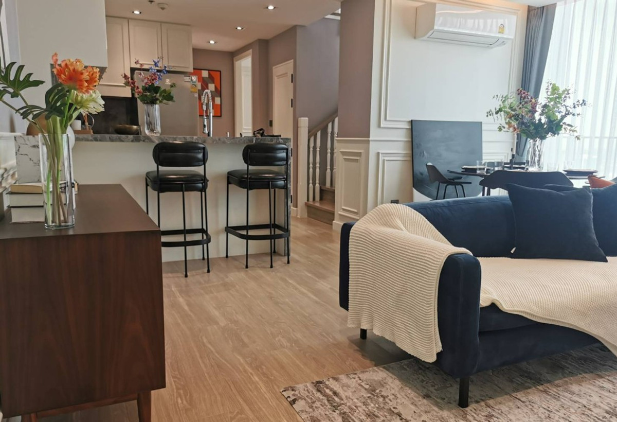 For SaleCondoSukhumvit, Asoke, Thonglor : Luxurious 3 bedroom duplex condo at C Ekkamai, Contact 062-496-6454