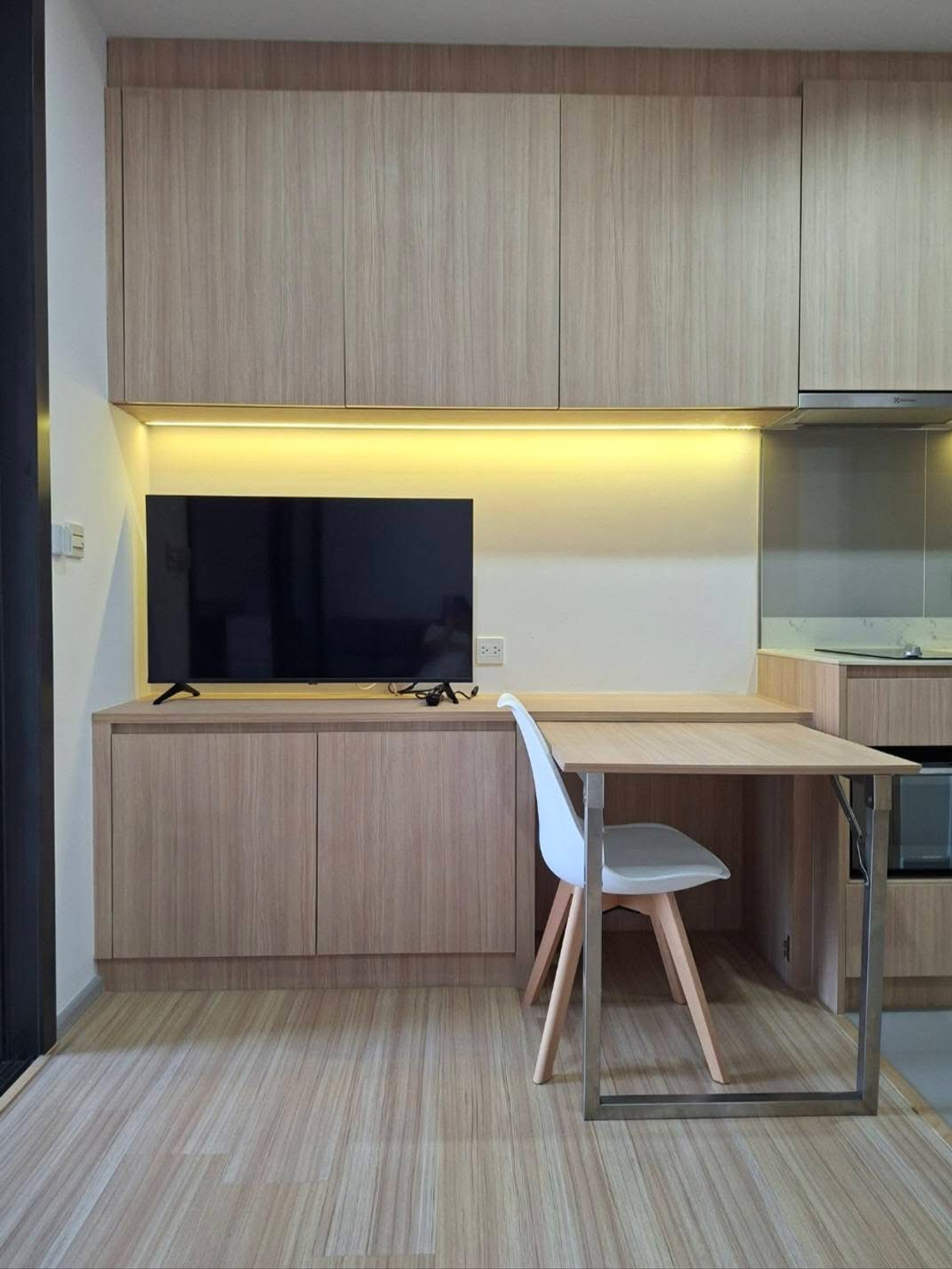 ให้เช่าคอนโดสะพานควาย จตุจักร : 🔥Hot Deal🔥M jatujuk 28 Sqm🔥 18,000 เลี้ยงสัตว์ได้💫สนใจติดต่อ พัตเตอร์ 0928895628