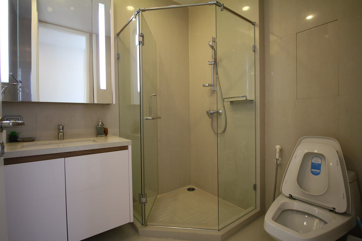 ขายคอนโดวิทยุ ชิดลม หลังสวน : คอนโด 2 ห้องนอน ที่ Q Langsuan , Contact 062-496-6454