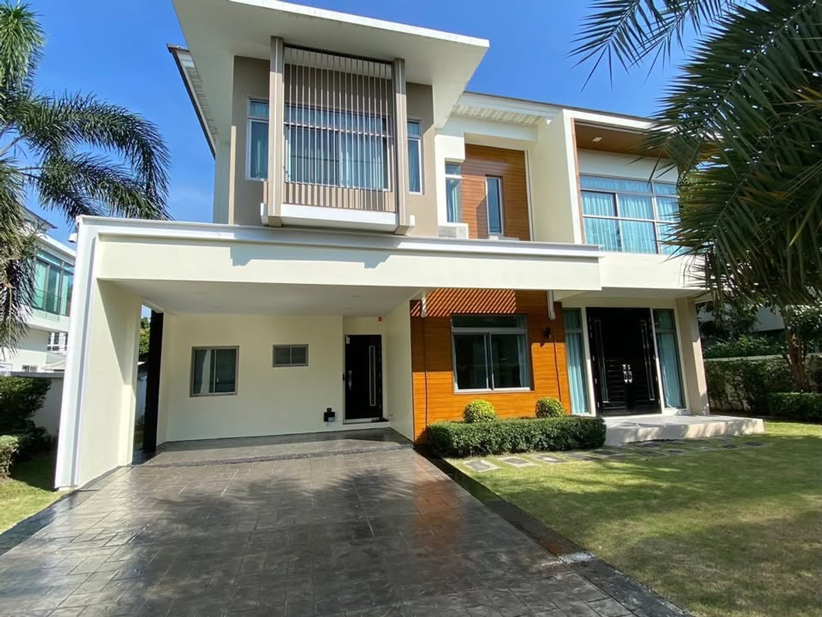 For RentHouseLadkrabang, Suwannaphum Airport : K-6707 For rent! Perfect Masterpiece Sukhumvit 77 house ready to move in. Near Suvarnabhumi Airport