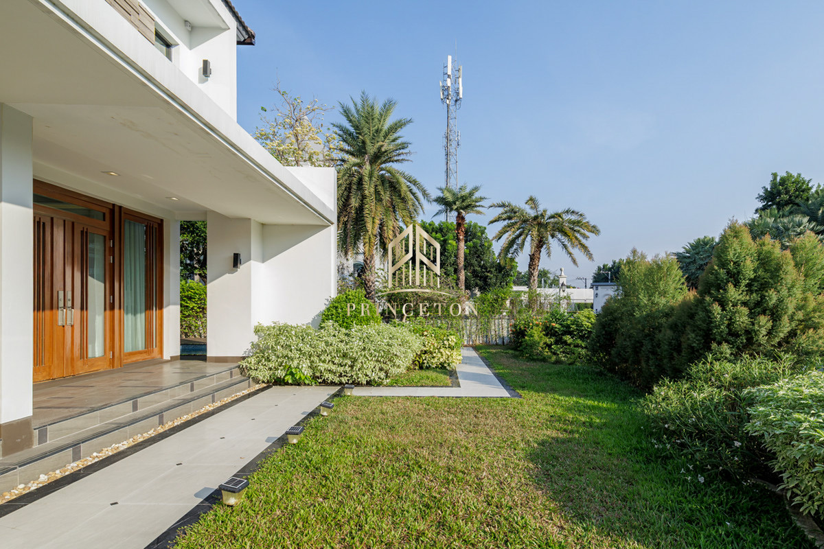 บ้านบางนา แบริ่ง ลาซาล : บ้านตัวอย่าง เดอะ แกรนด์ ลักซ์ บางนา - สวนหลวง พร้อมสระว่ายน้ำส่วนตัว 📞092-4252445 The Grand Lux Bangna - Suanluang 