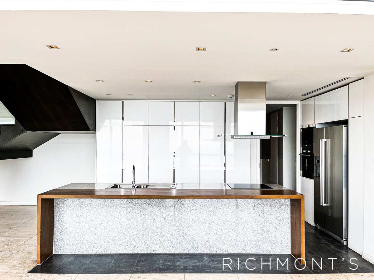 ขายคอนโดพระราม 3 สาธุประดิษฐ์ : 4 ห้องนอน Triplex ที่ The Pano Rama 3, Contact 062-496-6454