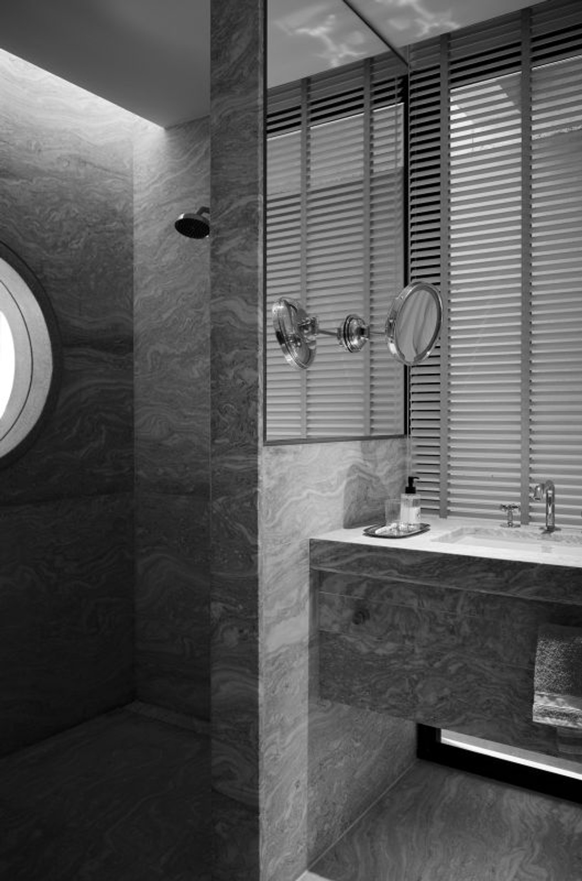 ขายคอนโดสาทร นราธิวาส : 3 ห้องนอน ที่ Windshell Naradhiwas , Contact 062-496-6454