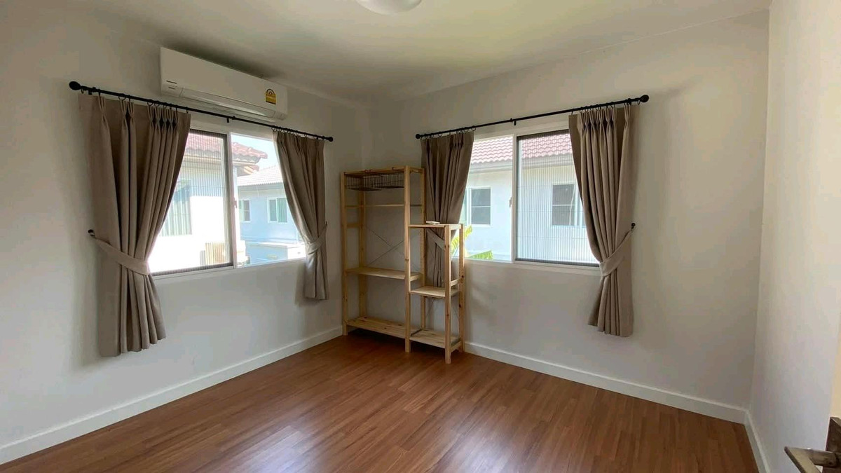 For RentHouseRathburana, Suksawat : 📍 Soi Pracha Uthit 90 | Beautiful house, ready to move in immediately. The house is now vacant.