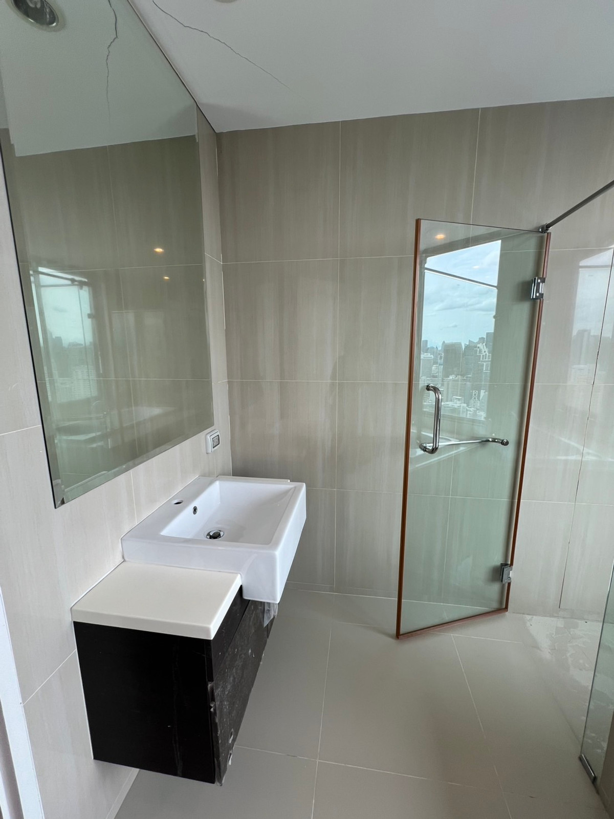 ขายคอนโดพระราม 9 เพชรบุรีตัดใหม่ RCA : คอนโด 5 ห้องนอนวิวสวย ที่ VILLA ASOKE , Contact 062-496-6454