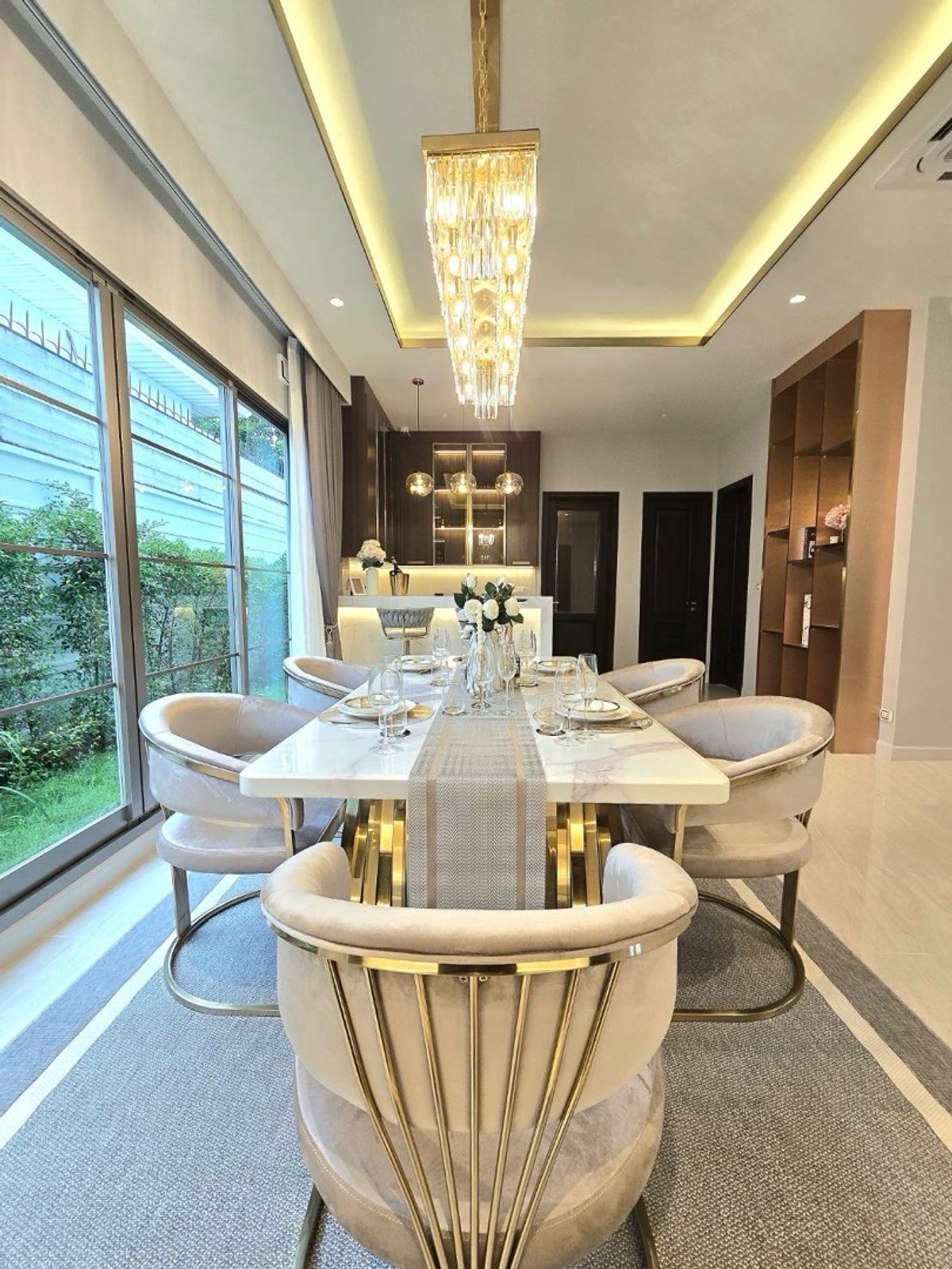 บ้านลาดกระบัง สุวรรณภูมิ : 🏰 เช่าหรือขาย คฤหาสน์หลังใหญ่ บ้านเดี่ยวสุดหรู ป้ายแดง📍 เพอร์เฟค มาสเตอร์พีช 4 สุขุมวิท 77