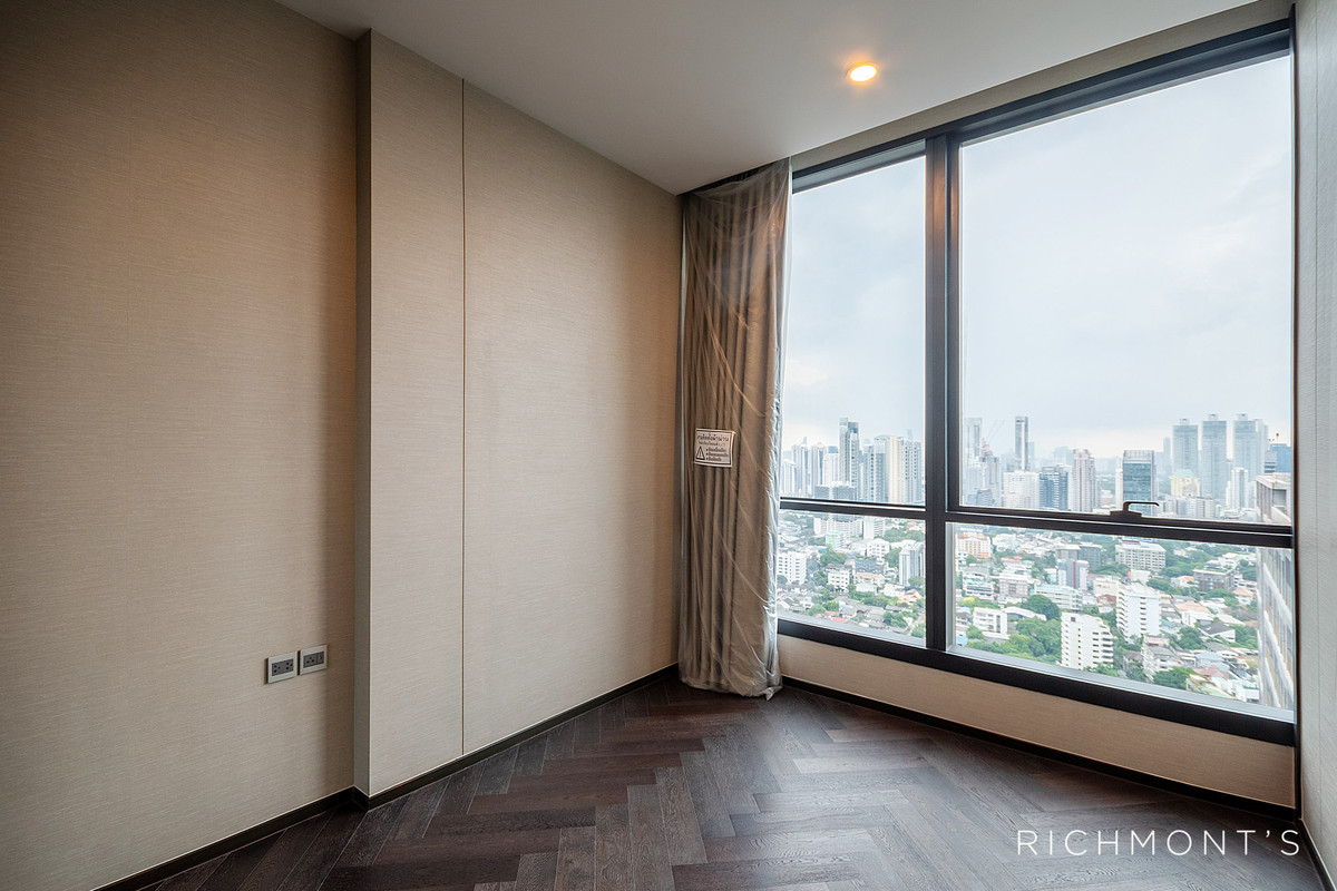 ขายคอนโดสุขุมวิท อโศก ทองหล่อ : คอนโด 2 ห้องนอน ที่ ดิ เอส สุขุมวิท 36, Contact 062-496-6454