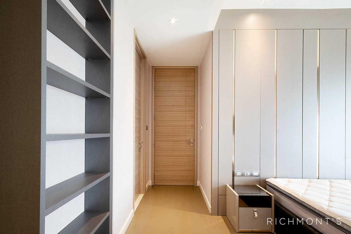 ขายคอนโดวิทยุ ชิดลม หลังสวน : 2 ห้องนอนวิวสวย ที่ Magnolias Ratchadamri Boulevard, Contact 062-496-6454