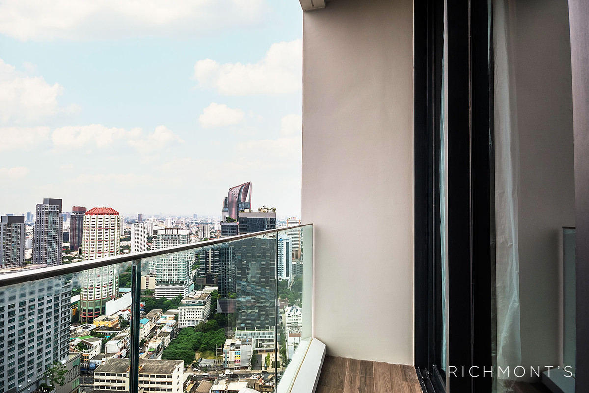 ขายคอนโดสุขุมวิท อโศก ทองหล่อ : คอนโด 2 ห้องนอน ที่ ดิ เอส สุขุมวิท 36, Contact 062-496-6454