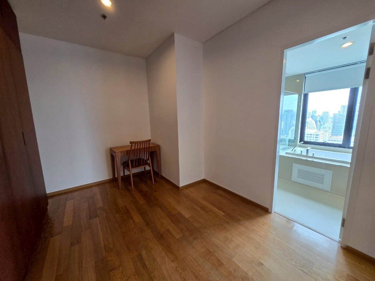 ขายคอนโดพระราม 9 เพชรบุรีตัดใหม่ RCA : คอนโด 5 ห้องนอนวิวสวย ที่ VILLA ASOKE , Contact 062-496-6454