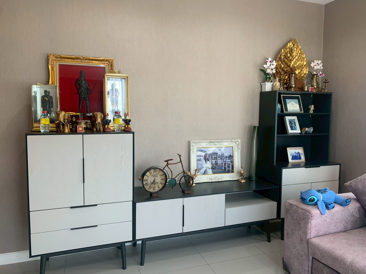 บ้านปทุมธานี รังสิต ธรรมศาสตร์ : 95302 - ขายบ้านหลังมุม หมู่บ้านพัฒนาศิริ 56 ตร วา คลอง2 ลำลูกกา ติดถนนใหญ่ ใหม่และสวยจริงจัง แต่งสไตส์โรงแรม เฟอร์นิเจอร์ครบแถมชุดแต่งเป็นล้าน