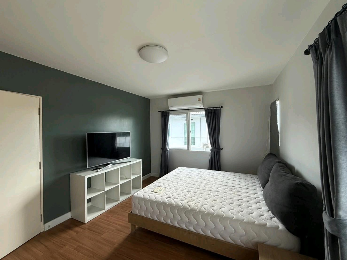 For RentHouseRathburana, Suksawat : 📍 Soi Pracha Uthit 90 | Beautiful house, ready to move in immediately. The house is now vacant.