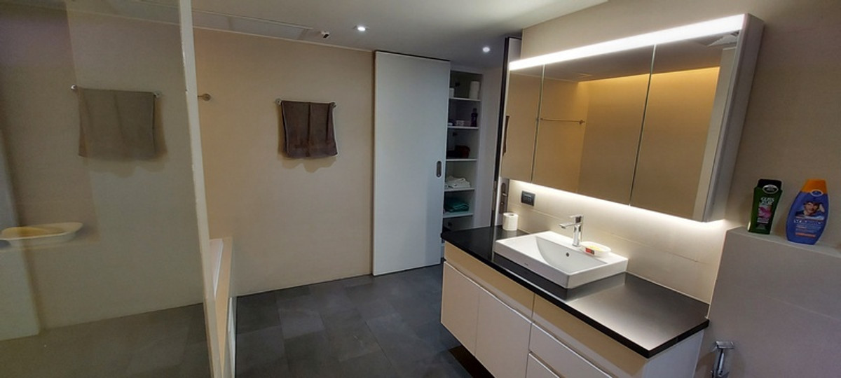 ขายคอนโดวิทยุ ชิดลม หลังสวน : Somkid Gardens Condo , Contact 062-496-6454