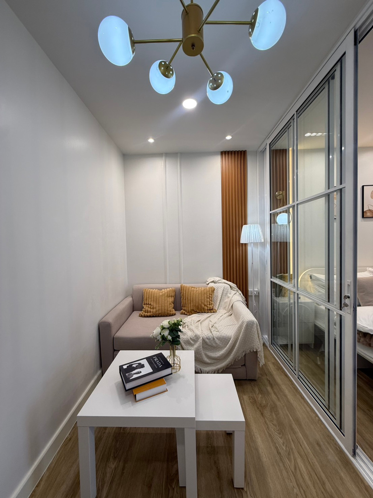 ขายคอนโดบางนา แบริ่ง ลาซาล : ขาย !  บี คอนโด ( B Condo)  บางนา-ตราด39  ห้องรีโนเวทใหม่ทั้งห้อง หิ้วกระเป๋าเข้าอยู่ได้เลย