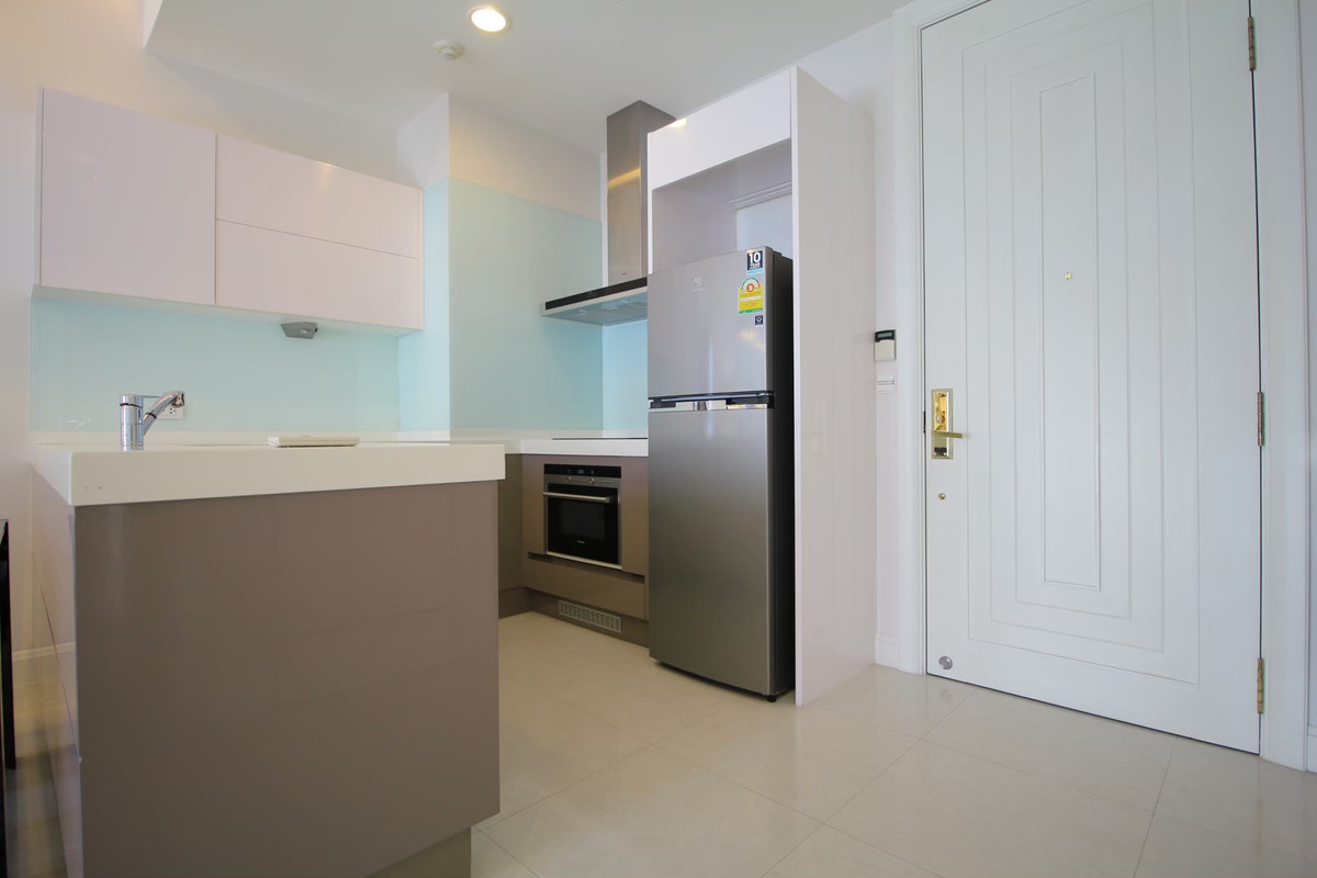 ขายคอนโดวิทยุ ชิดลม หลังสวน : คอนโด 2 ห้องนอน ที่ Q Langsuan , Contact 062-496-6454