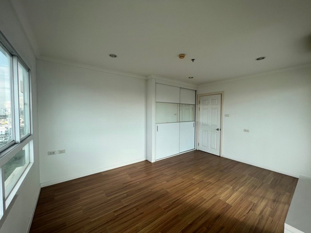 ขายคอนโดปิ่นเกล้า จรัญสนิทวงศ์ : 💖💖ขายถูก Lumpini Suite Pinklao (2 Bed 63.85 ตร.ม/4.55 ล้าน) ชั้น 12 ห้องเปล่า ใกล้ห้าง,ถนนใหญ่/สนใจสอบถามได้นะคะ Line ID = atfirm2010💖💖