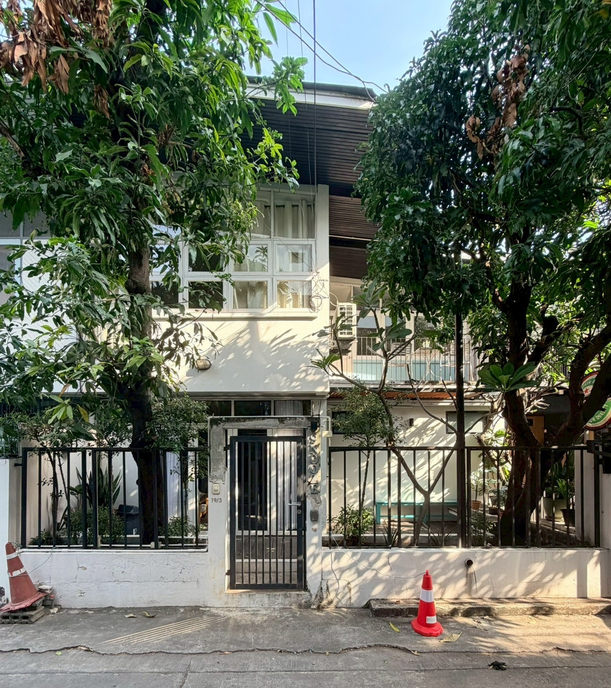 ให้เช่าทาวน์โฮมสุขุมวิท อโศก ทองหล่อ : 🔥 ด่วน! ทาวน์โฮมสุดชิค ให้เช่าใจกลางเอกมัย 12 เดินแค่ 5 นาทีถึง Donki Mall!