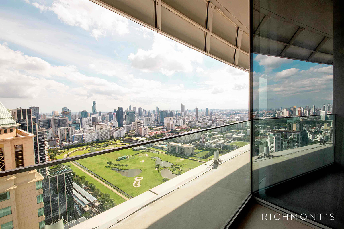 ขายคอนโดวิทยุ ชิดลม หลังสวน : 2 ห้องนอนวิวสวย ที่ Magnolias Ratchadamri Boulevard, Contact 062-496-6454