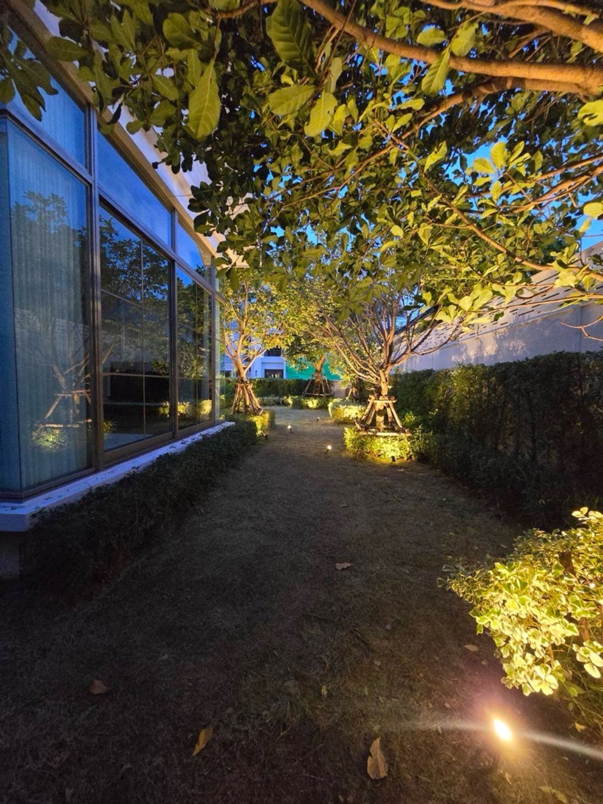 บ้านลาดกระบัง สุวรรณภูมิ : 🏰 เช่าหรือขาย คฤหาสน์หลังใหญ่ บ้านเดี่ยวสุดหรู ป้ายแดง📍 เพอร์เฟค มาสเตอร์พีช 4 สุขุมวิท 77