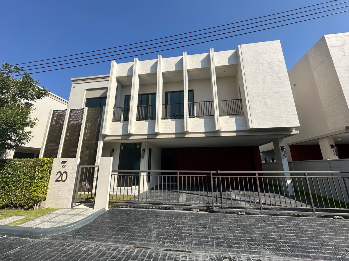 For SaleHouseBangna, Bearing, Lasalle : Single house in the city, 18.9 million, 4 bedrooms, 5 bathrooms, 3 parking spaces.