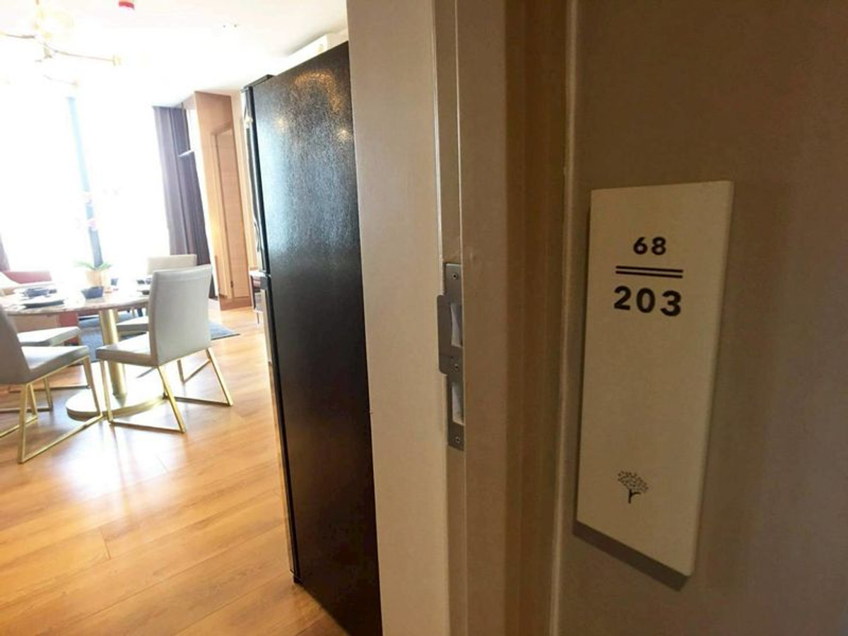 For SaleCondoSukhumvit, Asoke, Thonglor : For sale/rent, luxury condominium Park 24 – corner room, unblocked view, in the heart of Sukhumvit 24 at the best price, contact Phuengrati 061-941-9639