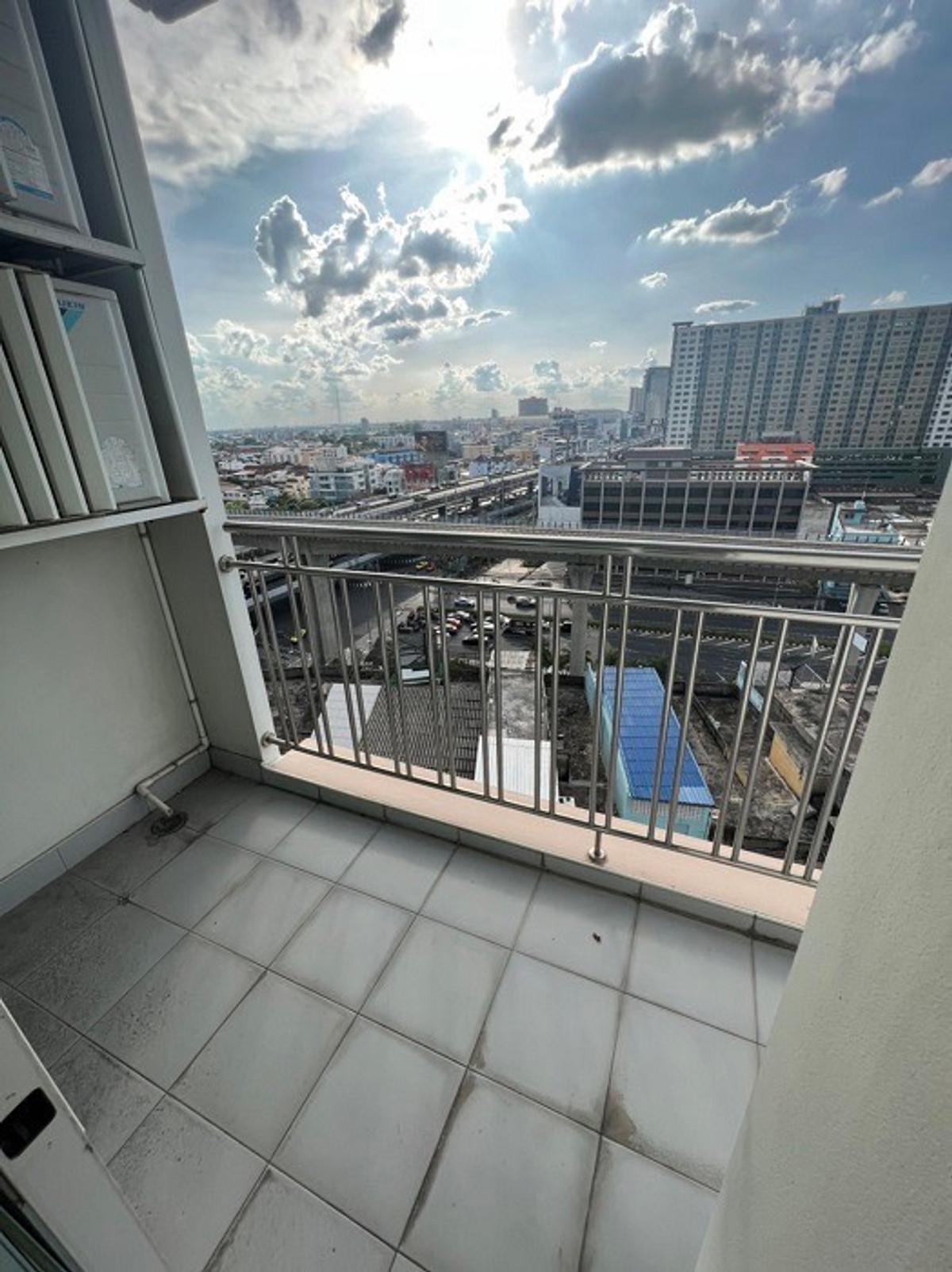 ขายคอนโดปิ่นเกล้า จรัญสนิทวงศ์ : 💖💖ขายถูก Lumpini Suite Pinklao (2 Bed 63.85 ตร.ม/4.55 ล้าน) ชั้น 12 ห้องเปล่า ใกล้ห้าง,ถนนใหญ่/สนใจสอบถามได้นะคะ Line ID = atfirm2010💖💖