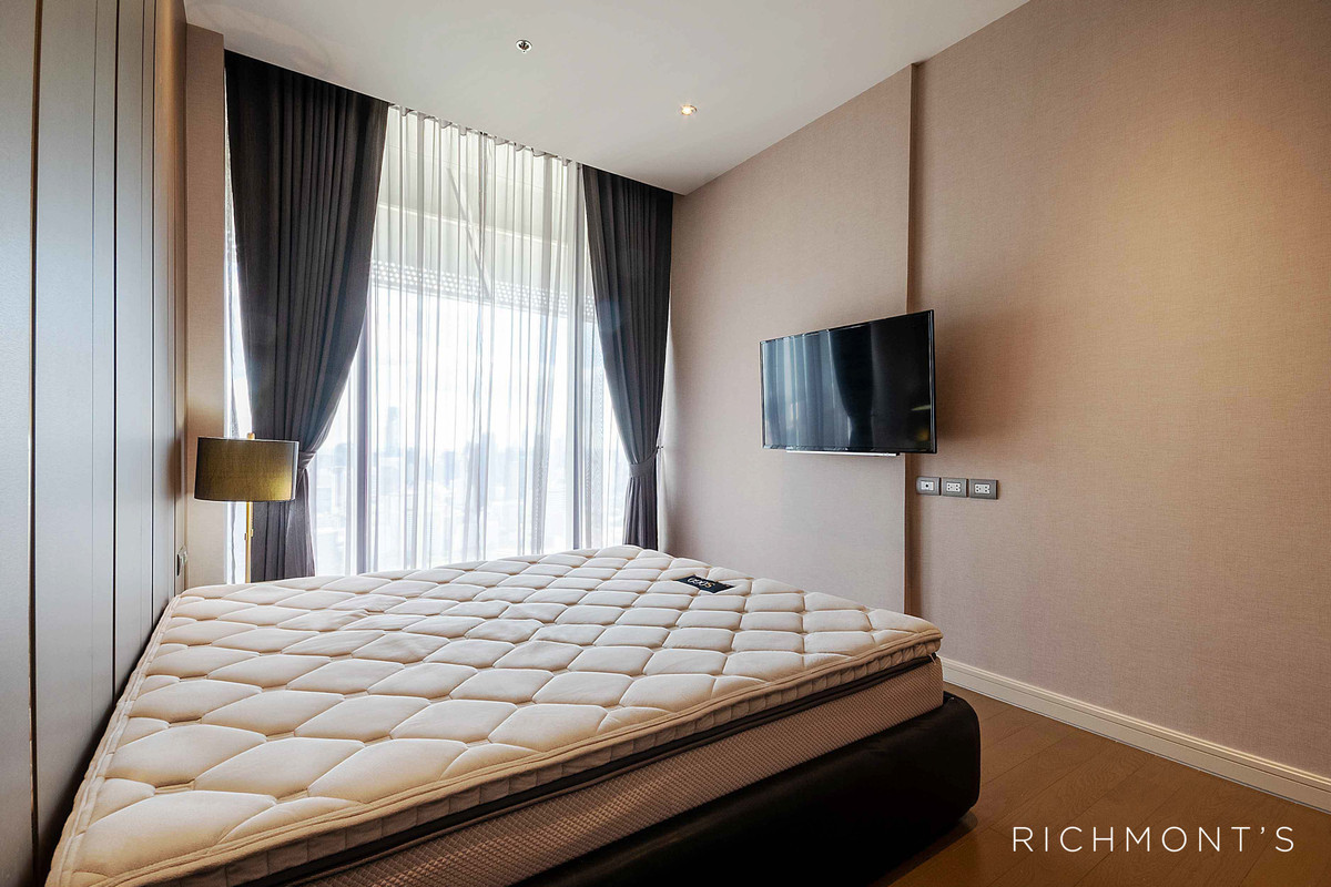 ขายคอนโดวิทยุ ชิดลม หลังสวน : 2 ห้องนอนวิวสวย ที่ Magnolias Ratchadamri Boulevard, Contact 062-496-6454