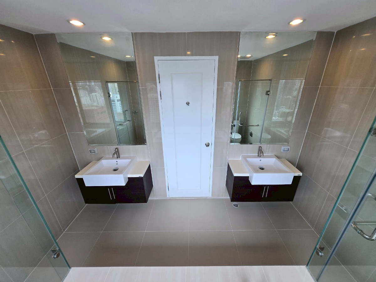 ขายคอนโดพระราม 9 เพชรบุรีตัดใหม่ RCA : คอนโด 5 ห้องนอนวิวสวย ที่ VILLA ASOKE , Contact 062-496-6454